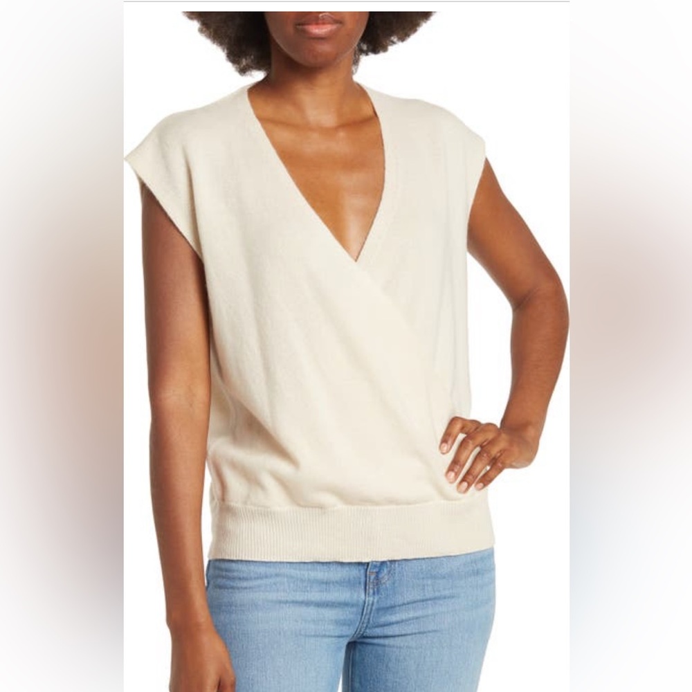 360 Cashmere cap sleeve cross front top size small ivory color NWT